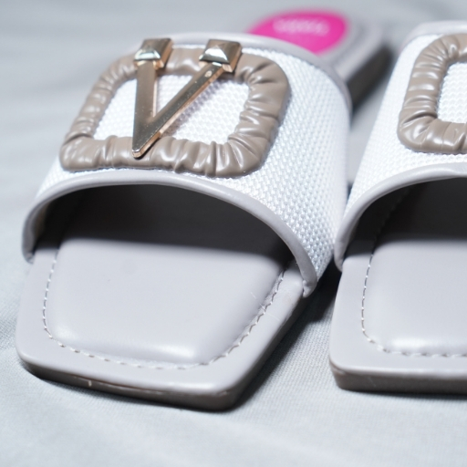 137 Chic Designer-Look Square-Toe Slides with V-Buckle - Image 5