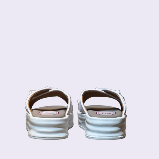19 Flat - Image 3