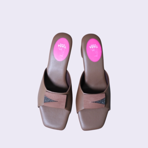 70 Brown DutchHeel - Image 1